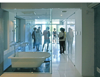 「コンクリートと緑の調和」