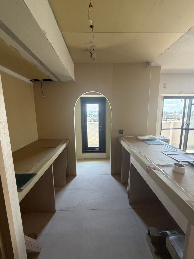 アール建具のあるキッチン